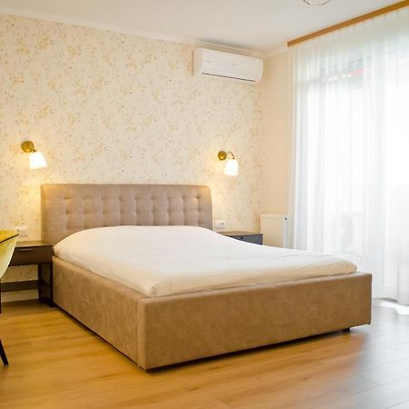 Amber Studio Oradea Apartment ภายนอก รูปภาพ