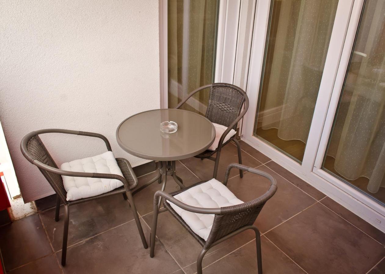 Amber Studio Oradea Apartment ภายนอก รูปภาพ