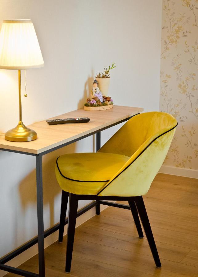 Amber Studio Oradea Apartment ภายนอก รูปภาพ