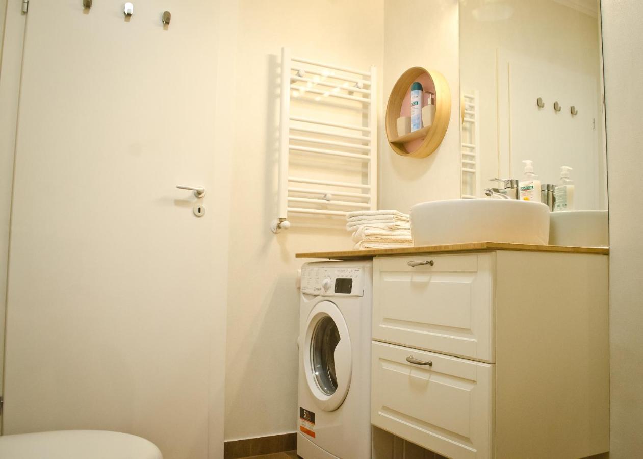 Amber Studio Oradea Apartment ภายนอก รูปภาพ